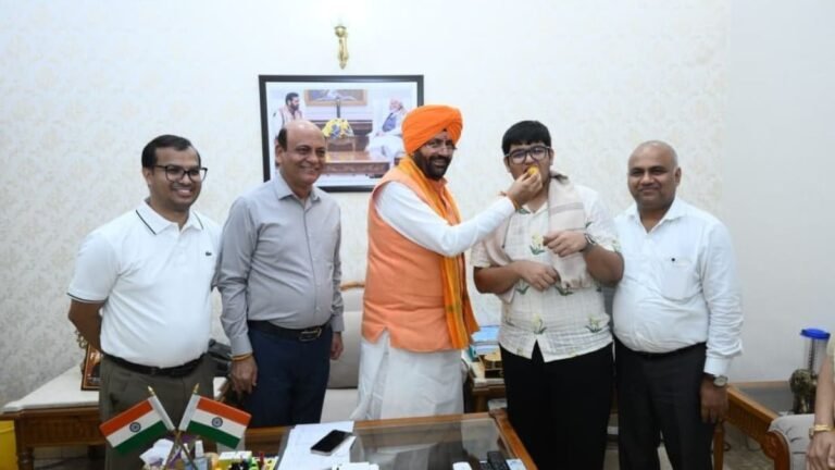 NEET UG 2026 में ऑल इंडिया रैंक-2 हासिल करने वाले पांशुल बंसल को सीएम नायब सिंह सैनी ने दी बधाई